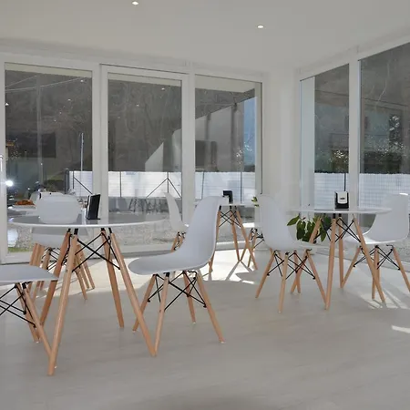 Crystal Alojamento de Acomodação e Pequeno-almoço 3*