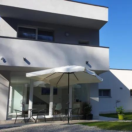 Crystal Alojamento de Acomodação e Pequeno-almoço 3*